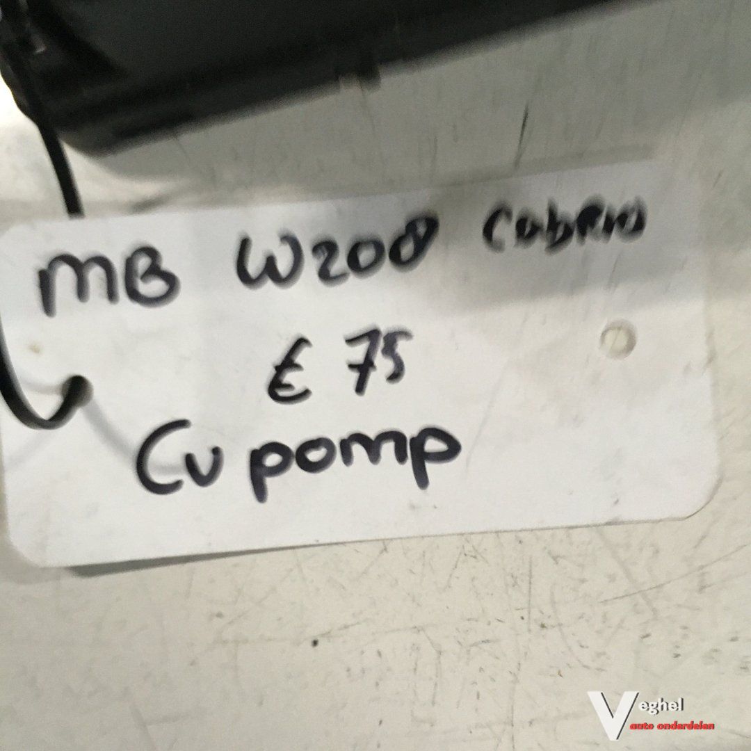 Mercedes W208 Cabrio Centrale vergrendelingspomp Vacuumpomp 208 800 0548 vacuum pump brake booster usado en Menorca foto 3