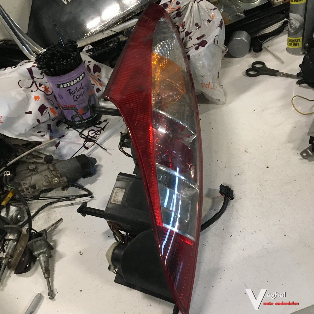 Fiat Ulysse 2 2002- 2010 Achterlicht Links tail light single usado en Menorca