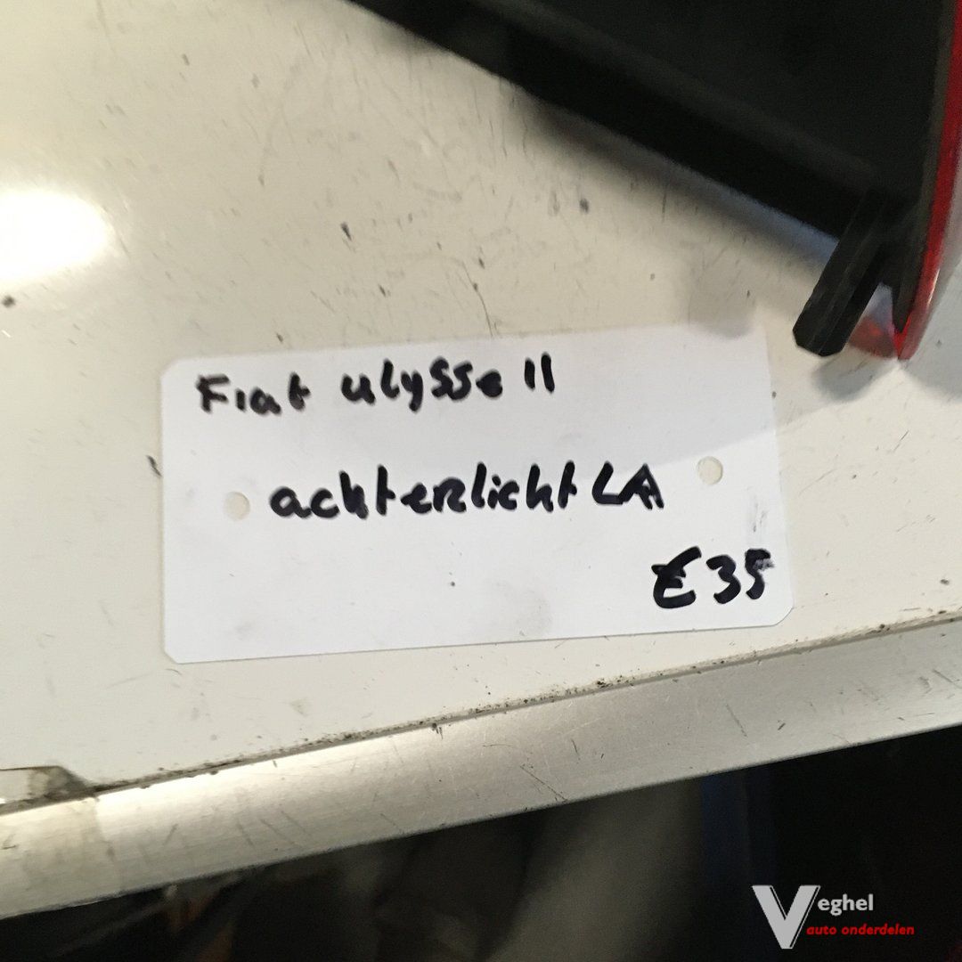 Fiat Ulysse 2 2002- 2010 Achterlicht Links tail light single usado en Menorca foto 3
