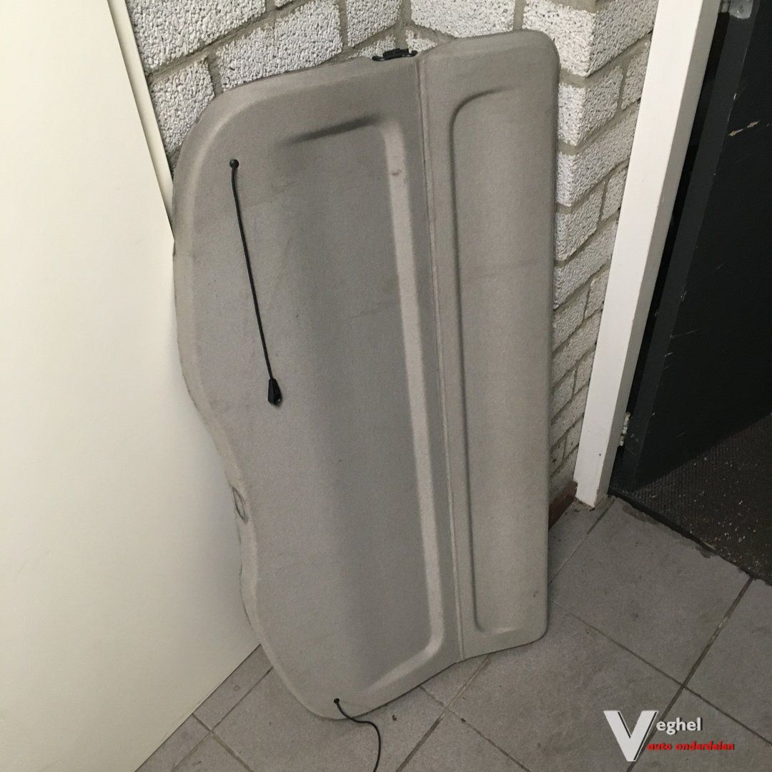 Renault Megane Scenic 1.6 5drs 2004 Wagennr 2500029 Hoedenplank rear shelf roll cover usado en Menorca foto 2