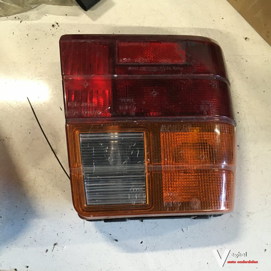 Fiat Uno 1991 Achterlicht Links of Rechts tail light single usado en Menorca foto 2
