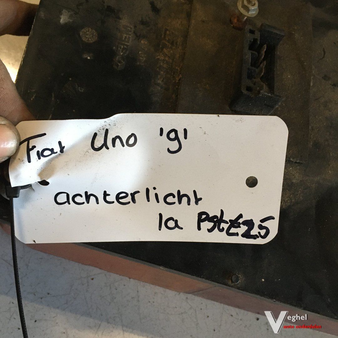 Fiat Uno 1991 Achterlicht Links of Rechts tail light single usado en Menorca