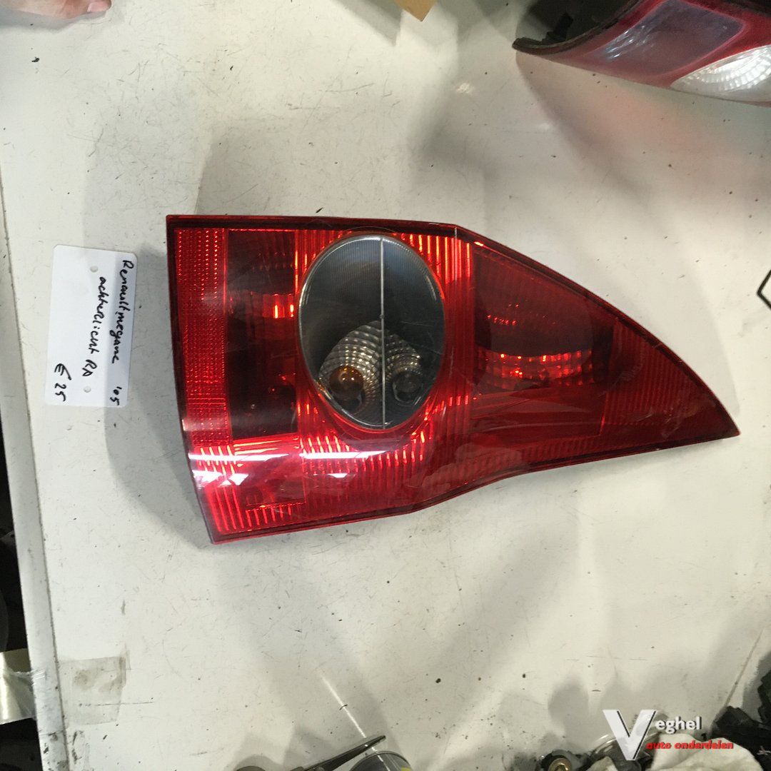 Renault Espace 2005 Achterlicht Linksachter of Rechtsachter tail light single usado en Menorca foto 3