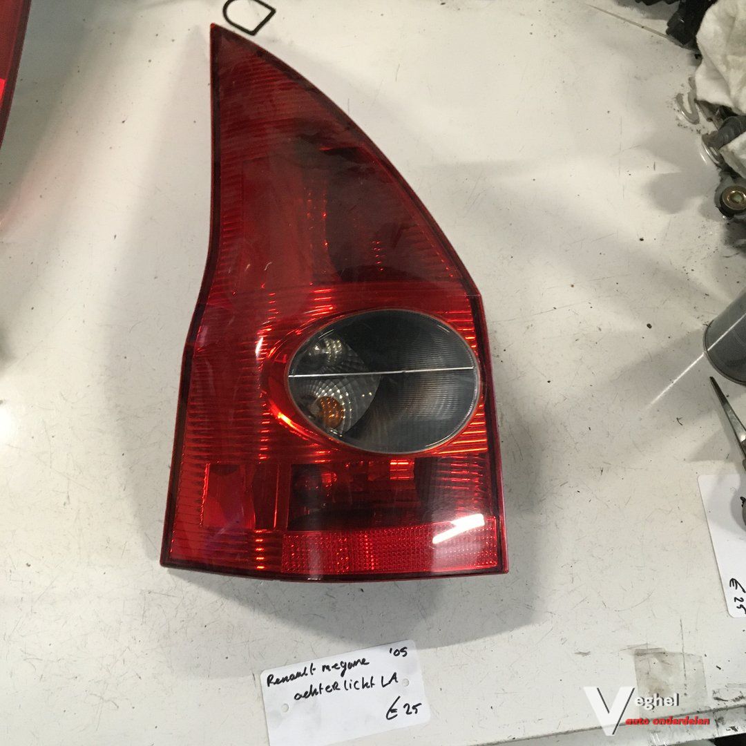 Renault Espace 2005 Achterlicht Linksachter of Rechtsachter tail light single usado en Menorca