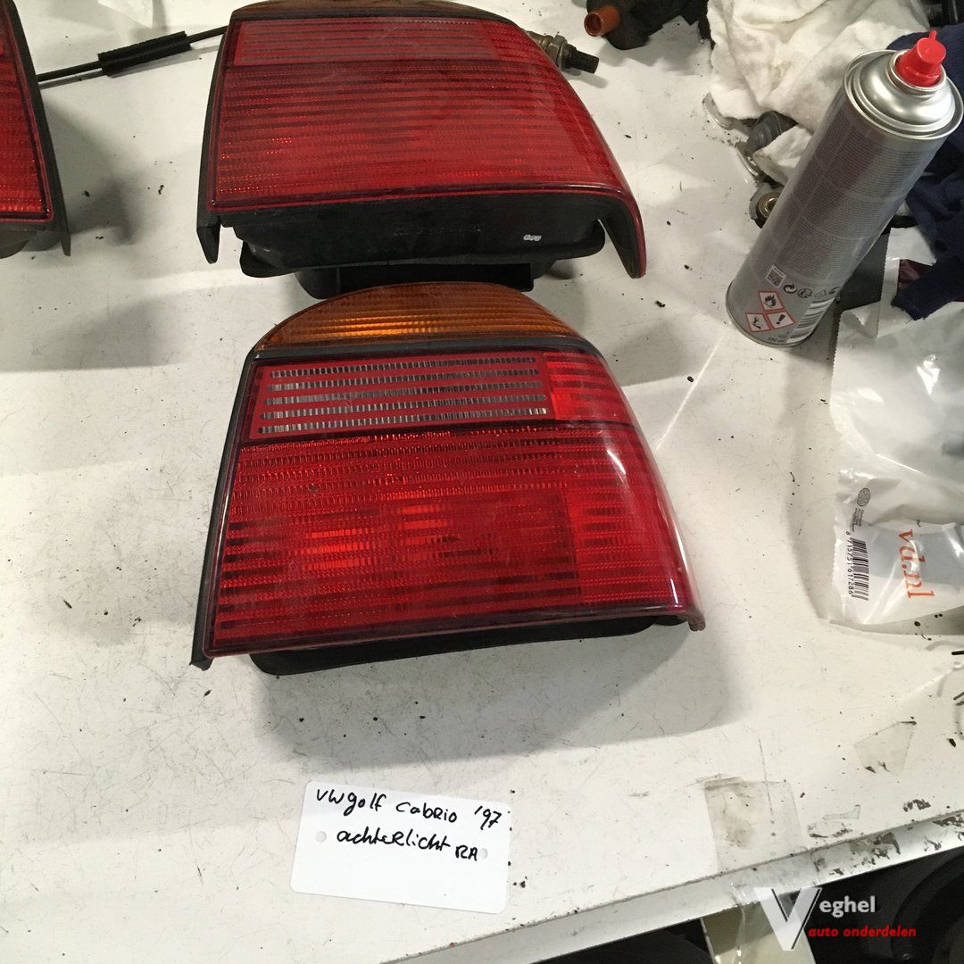 Vw Golf Cabrio 1997 Achterlicht Rechts of Links tail light single usado en Menorca