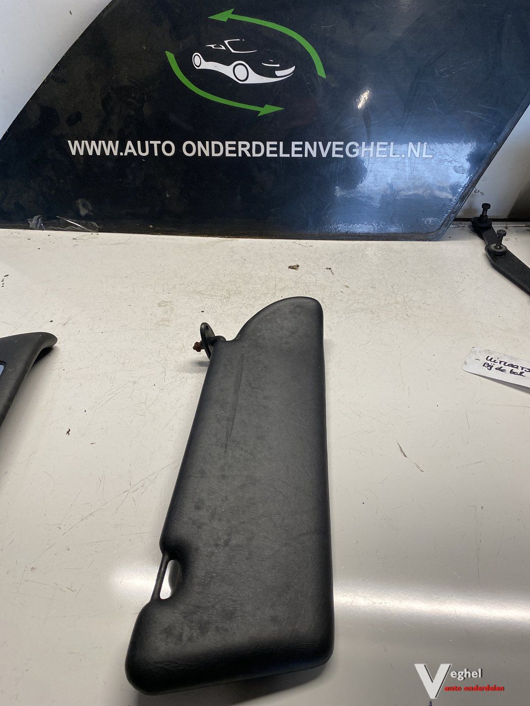 Mercedes W126 1986 Zonnekleppen set sun visor left and right usado en Menorca foto 5