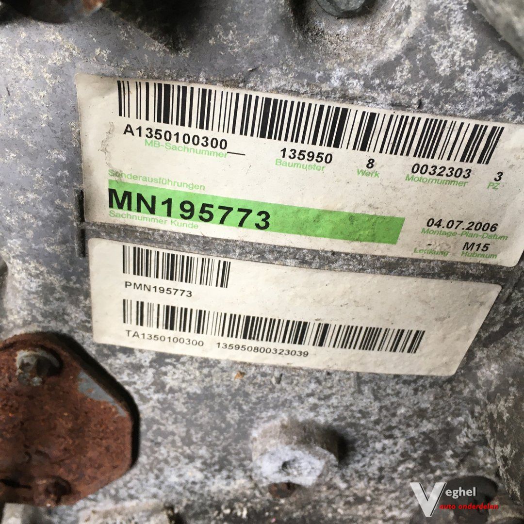 Mitsubishi Colt 3drs 1.5 16v 2005 Wagennr 1600158 motor Kaal engine block bare usado en Menorca foto 3