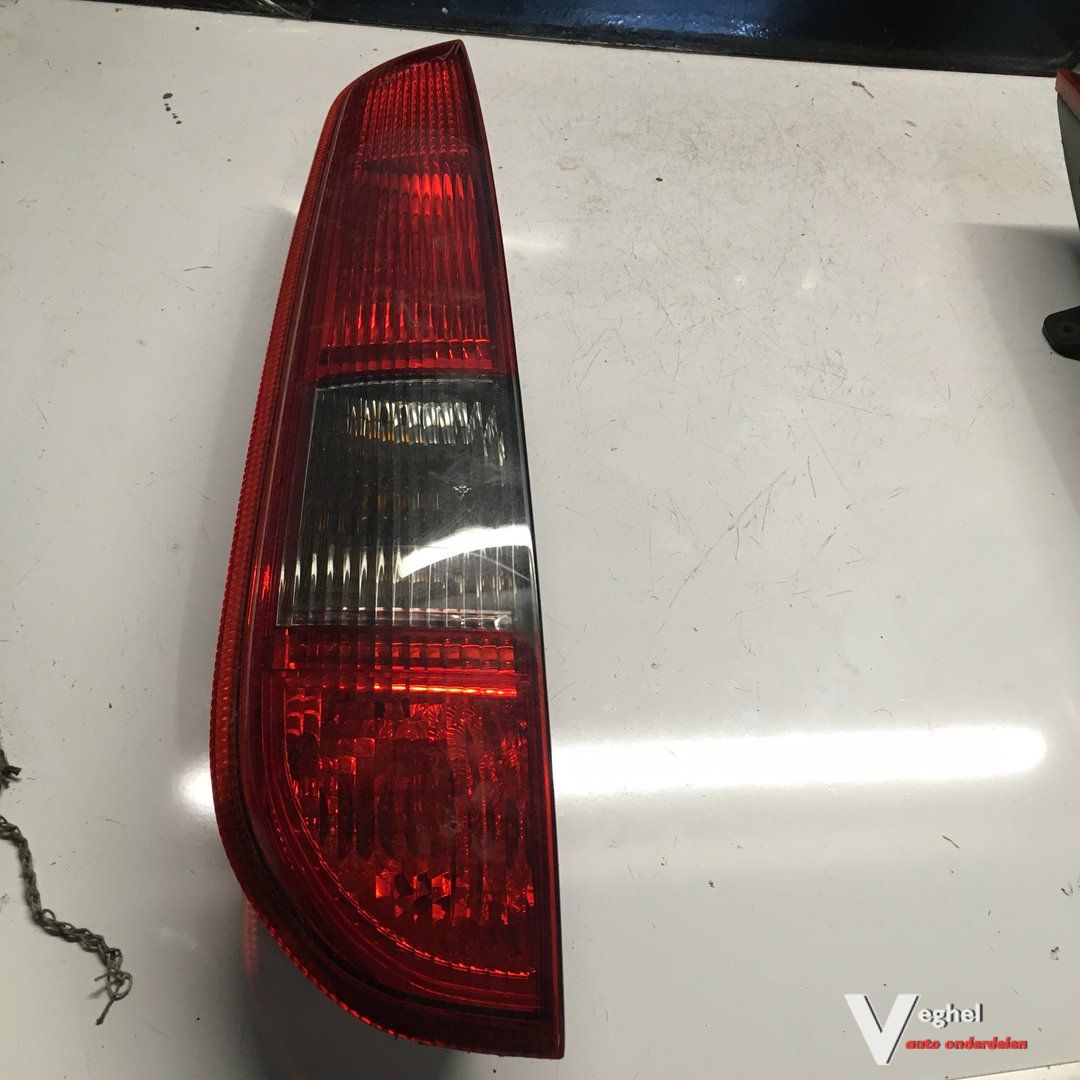 Ford Focus Station 1.8 2007 Wagennr 2500024 Achterlicht Links tail light single usado en Menorca foto 2