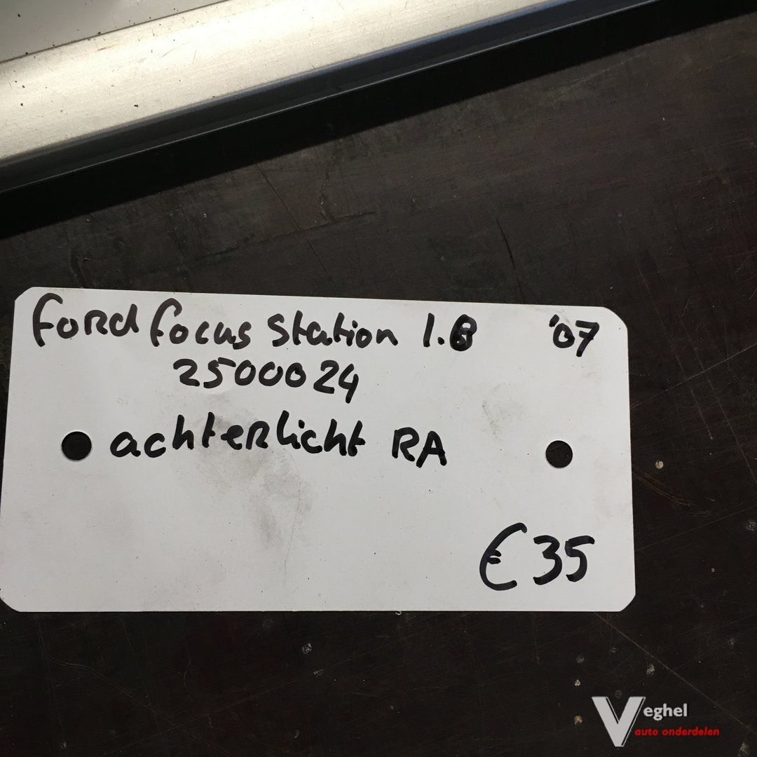 Ford Focus Station 1.8 2007 Wagennr 2500024 Achterlicht Rechts tail light single usado en Menorca