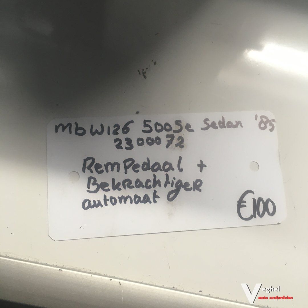 Mercedes W126 500 SE Automaat Sedan 1985 Wagennr 2300072 Rembekrachtiger met hoofdremcilinder en rempedaal/ brake booster with master cylinder usado en Menorca