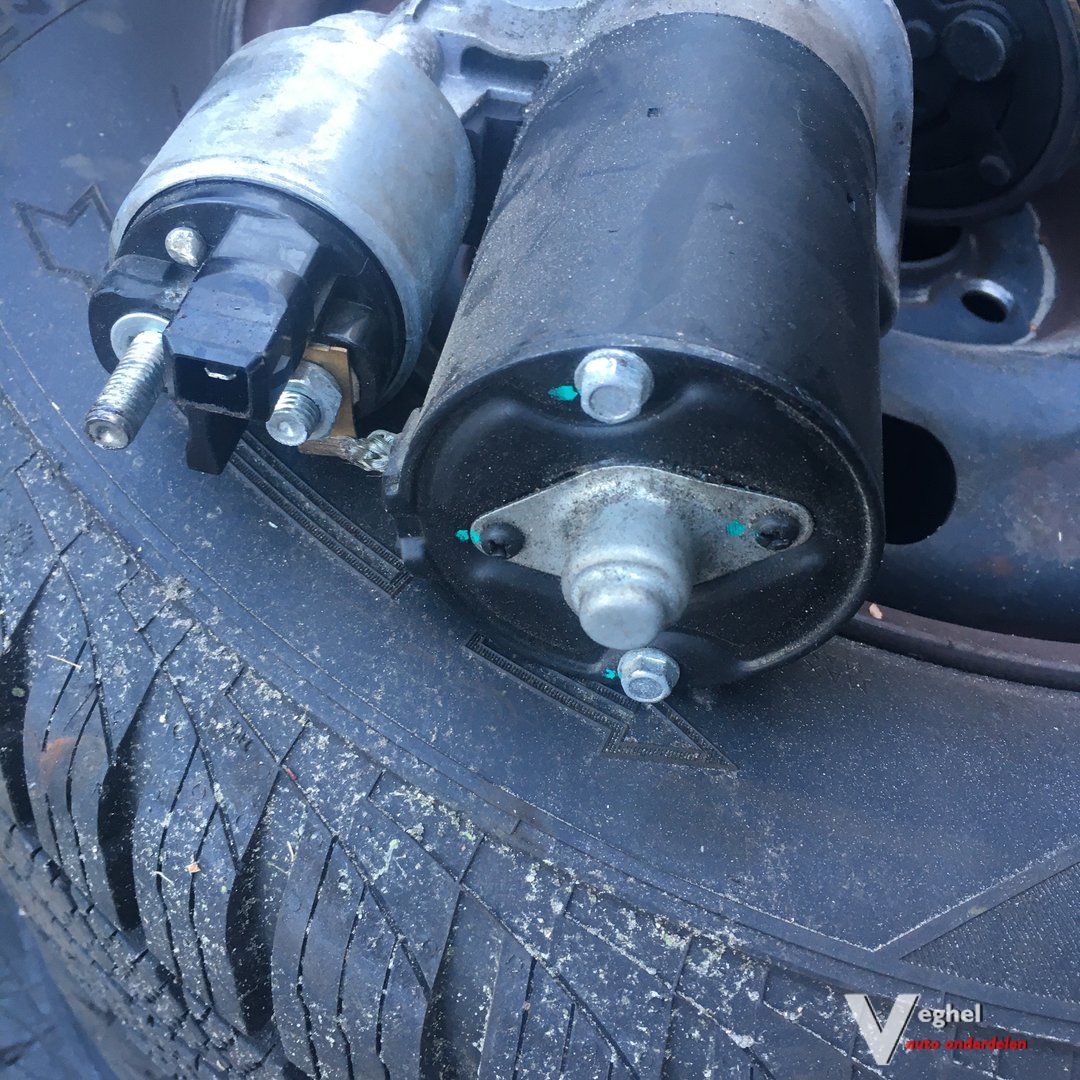 Vw Golf 4 2003 5drs 2.0 B Wagennr 2500056 Startmotor starter motor usado en Menorca foto 3