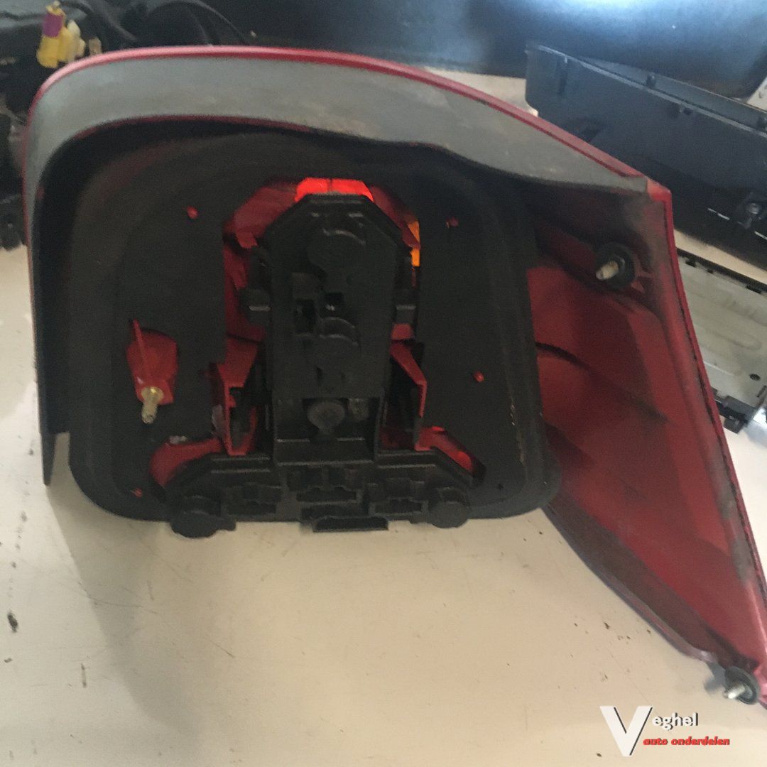 Vw Golf 4 2003 5drs 2.0 B Wagennr 2500056 Achterlicht Linksachter tail light single usado en Menorca foto 3