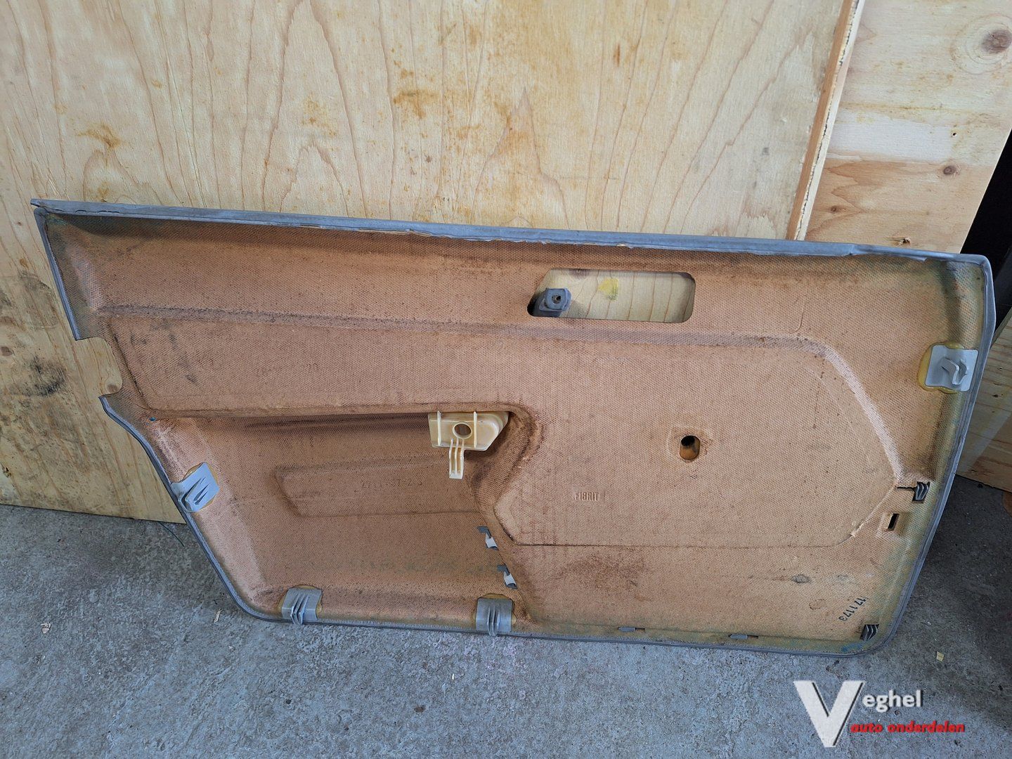 Mercedes W201 sedan Deurpaneel RV grijs '82 tot '89 door upholstery door panel single usado en Menorca foto 4