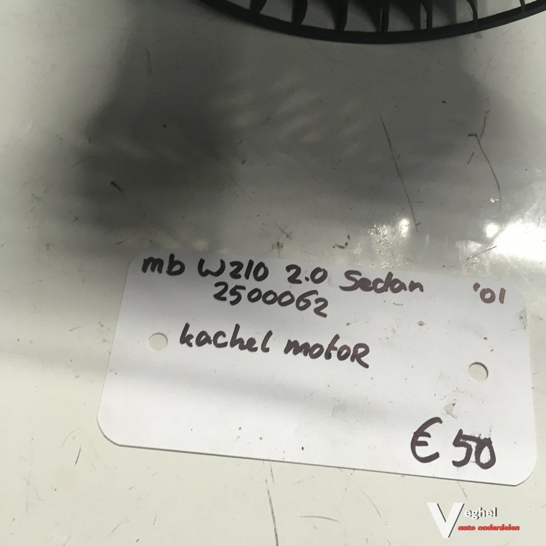 Mercedes W210 2001 sedan 2500062 Kachelmotor heater engine booster usado en Menorca