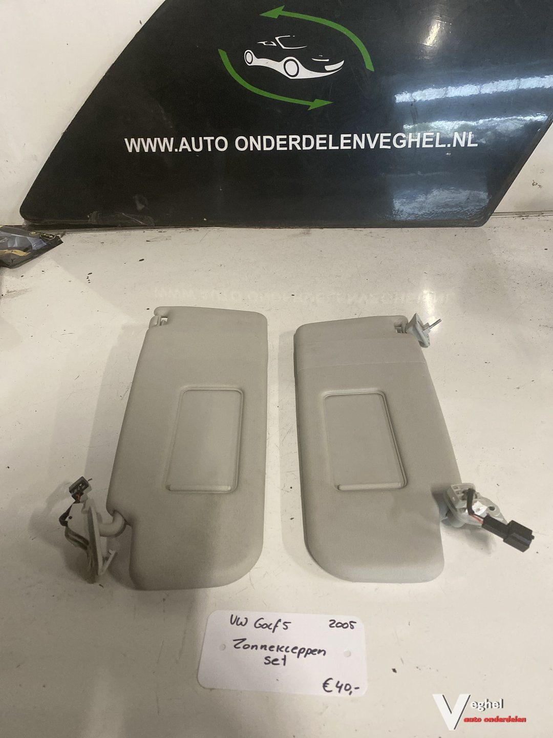 Vw Golf 5 2005 Zonnekleppen set sun visor left and right usado en Menorca