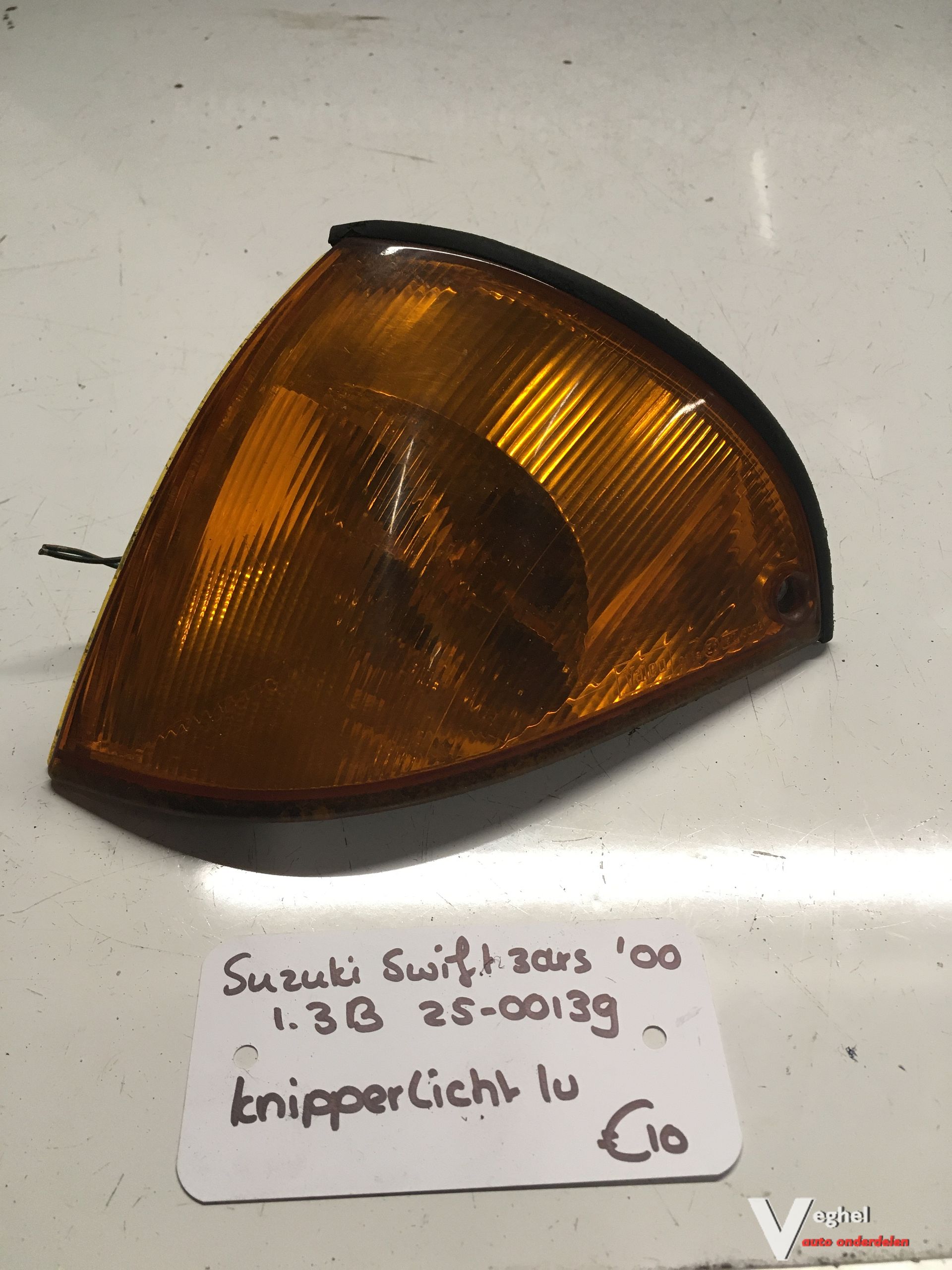 Suzuki Swift 3drs 1.3 B 2000 2500139 Knipperlicht Linksvoor of Rechtsvoor blinker single usado en Menorca