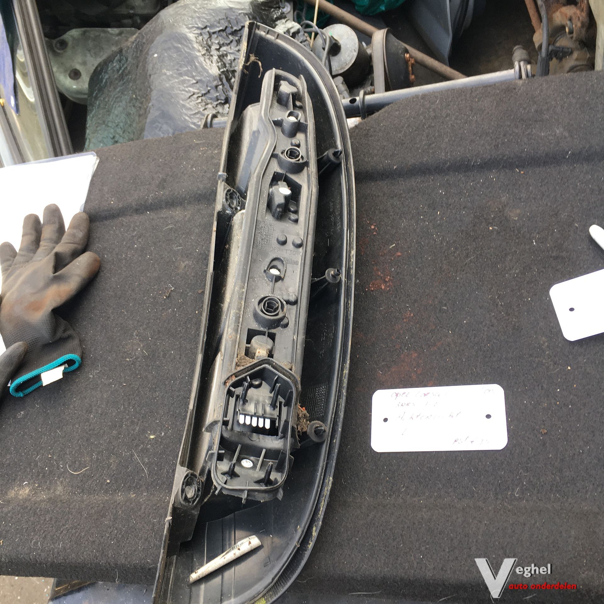 Opel Corsa C 1.2 3drs 2005 2500195 Achterlicht Links of Rechts tail light single usado en Menorca foto 6