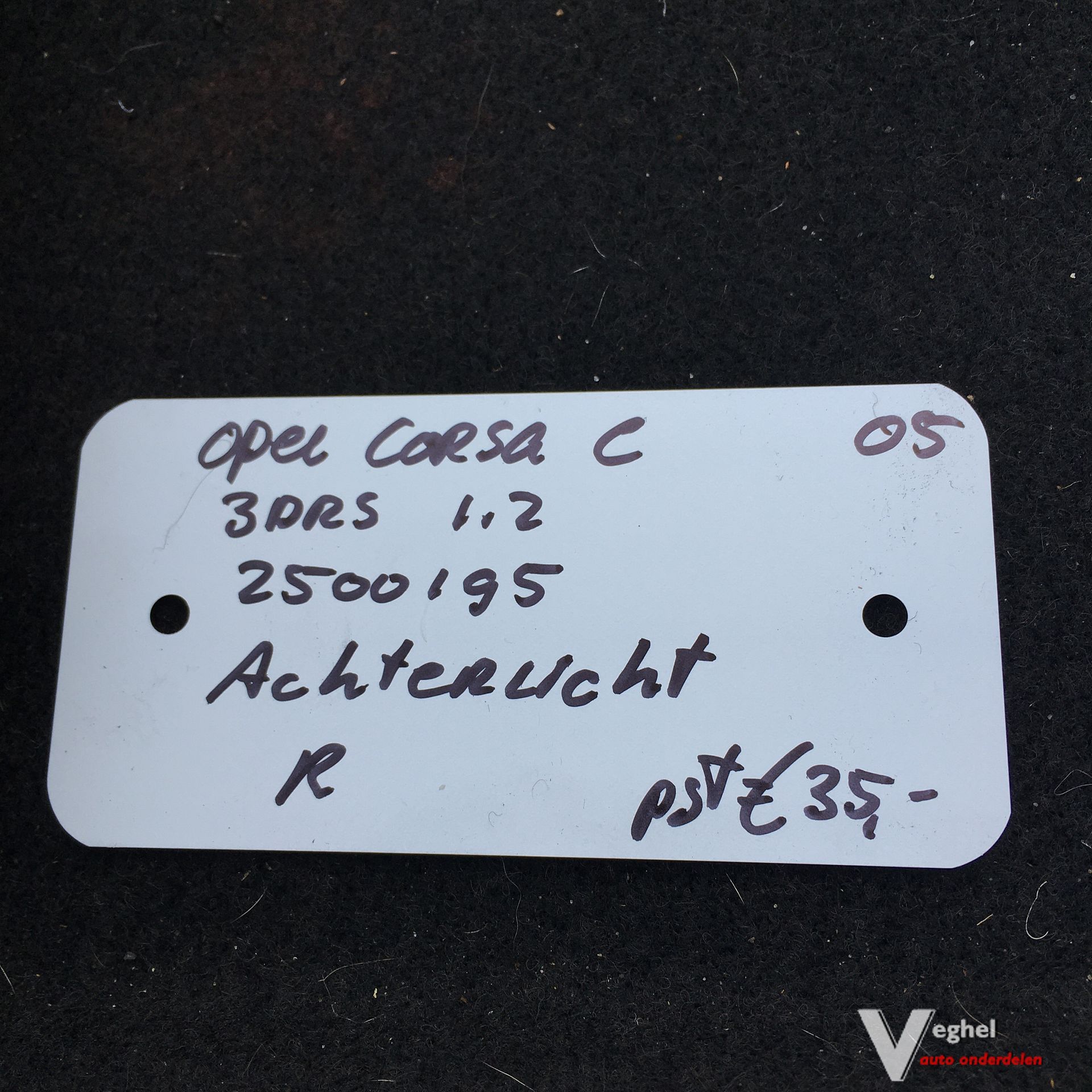 Opel Corsa C 1.2 3drs 2005 2500195 Achterlicht Links of Rechts tail light single usado en Menorca