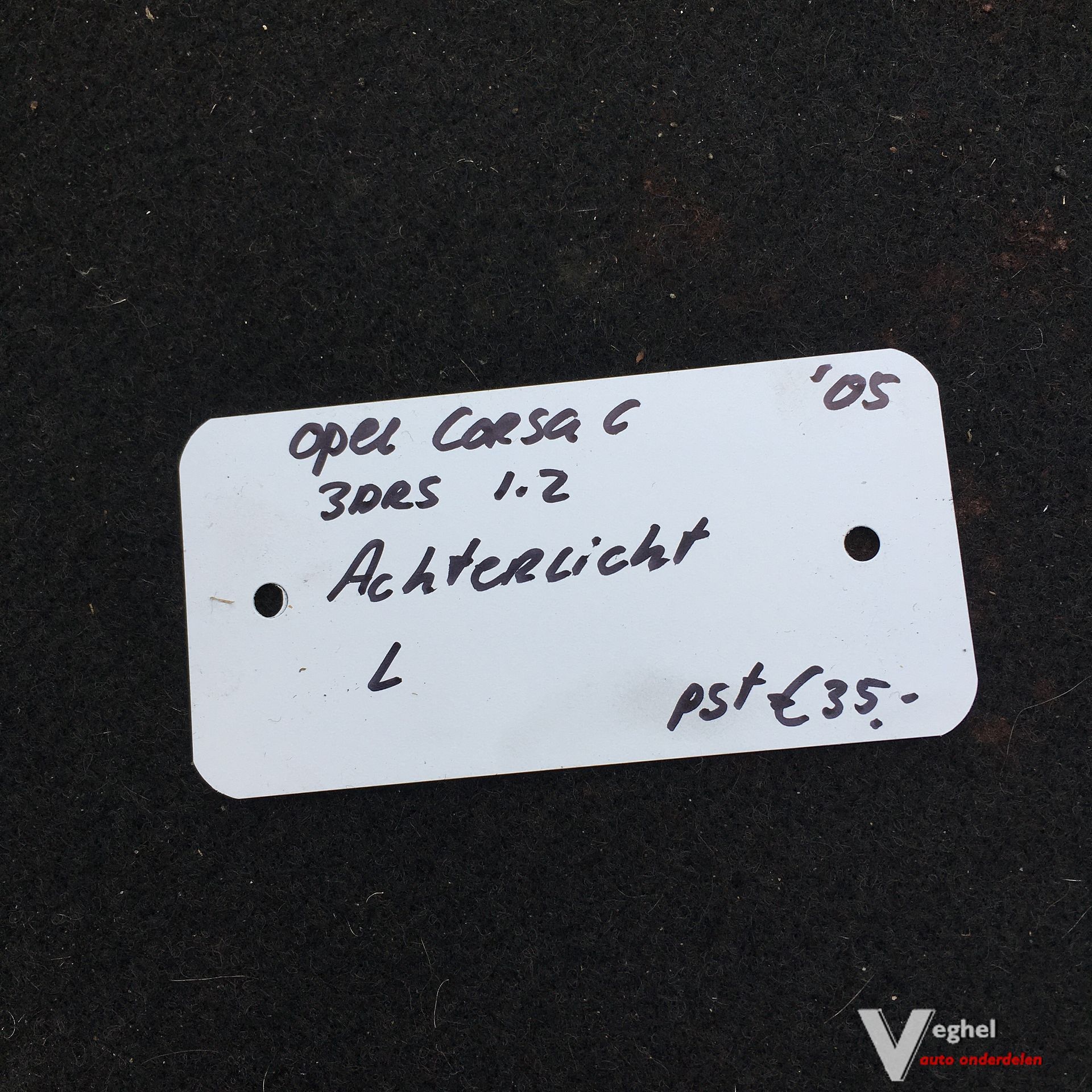 Opel Corsa C 1.2 3drs 2005 2500195 Achterlicht Links of Rechts tail light single usado en Menorca foto 4