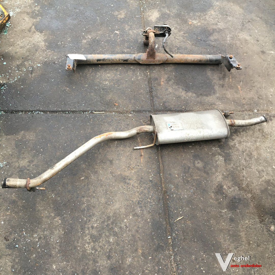 Vw Golf 3 1.4 B 3drs 1996 2500165 Einddemper muffler end muffler usado en Menorca foto 3