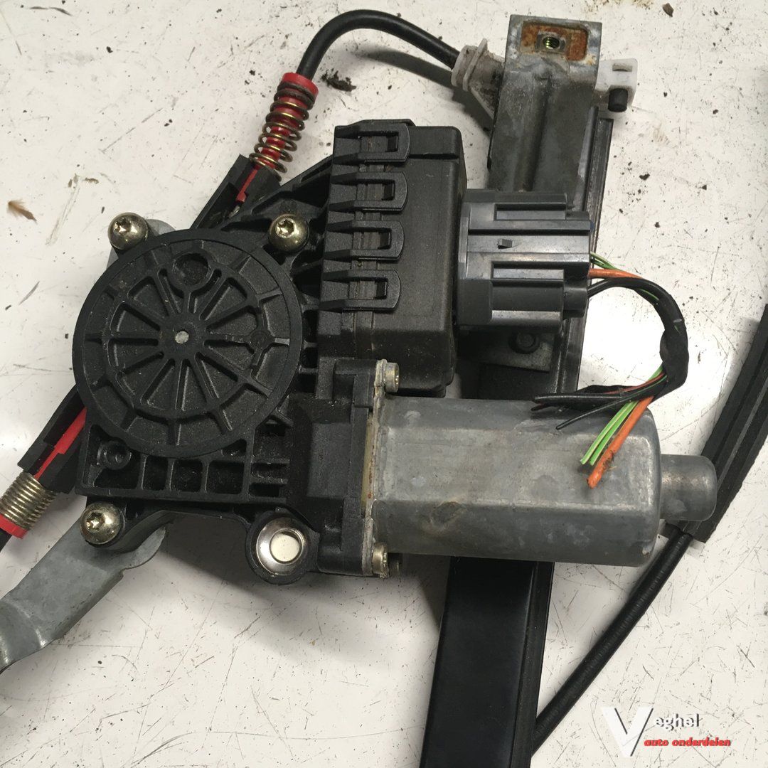 Ford Mondeo 2007 Elektr Raammechanisme Rechtsvoor 0 130 821 771 window mechanism usado en Menorca foto 2
