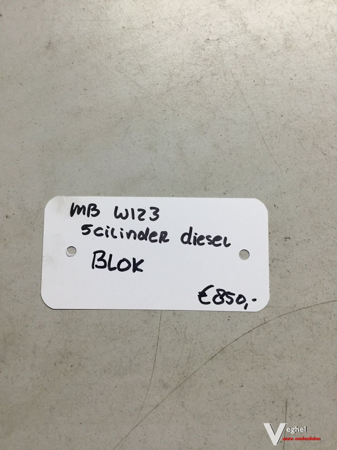 Mercedes W123 5 Cilinder Diesel Kaal Blok engine block bare usado en Menorca