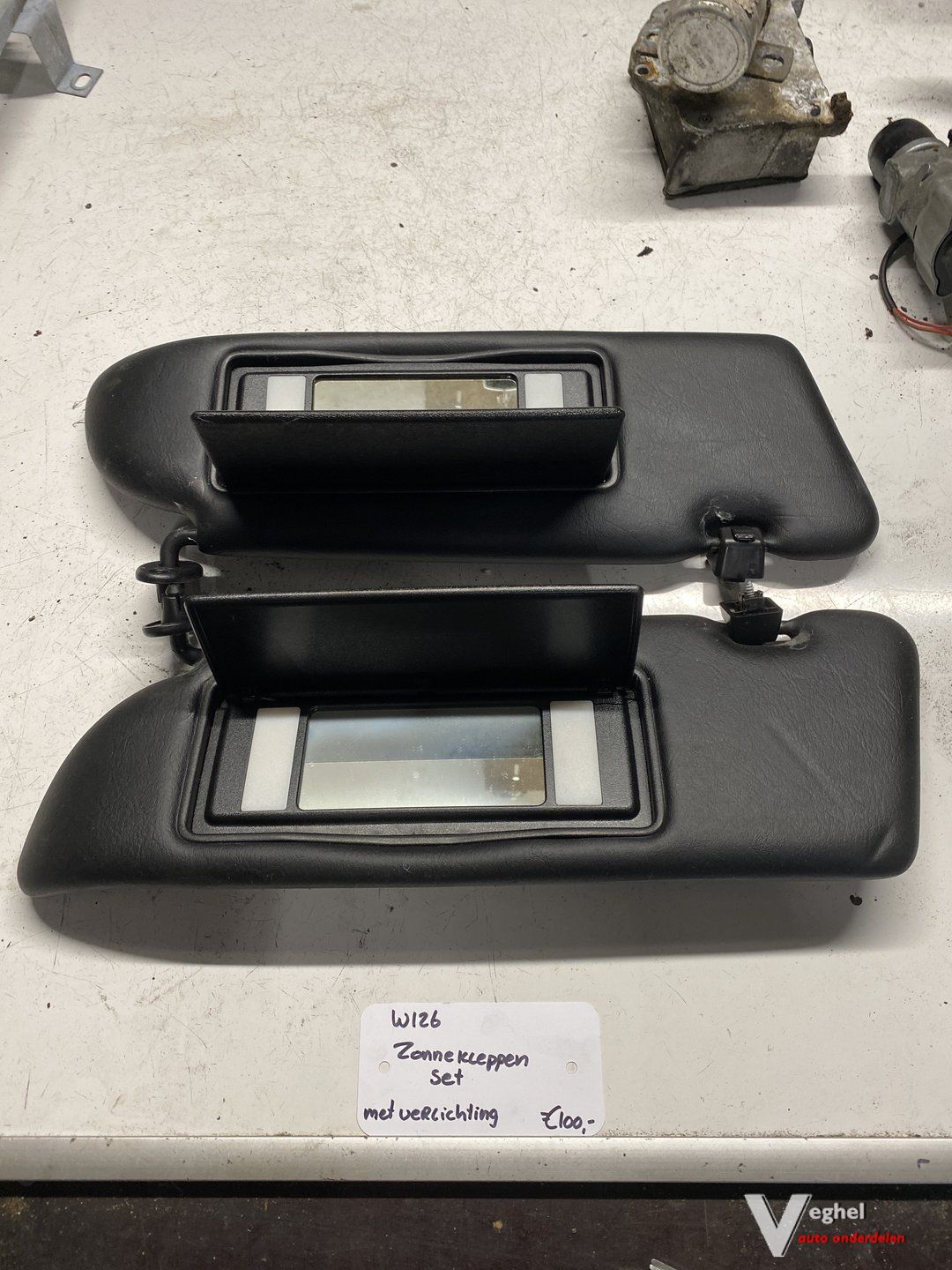 Mercedes W126 zonnekleppen set zwart met verlichting sun visor left and right usado en Menorca