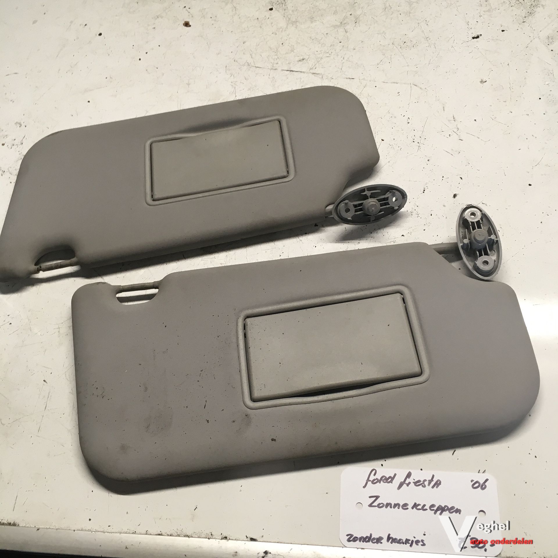 Ford Fiesta 2006 5drs Zonnekleppen sun visor left and right usado en Menorca