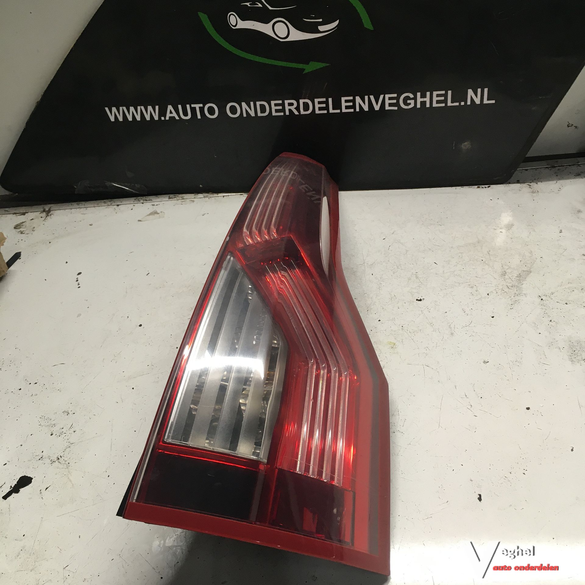 Citroën C4 Grand Picasso 2.0 HDI Automaat 2011 2500128 Achterlicht Links of Rechts tail light single usado en Menorca foto 5
