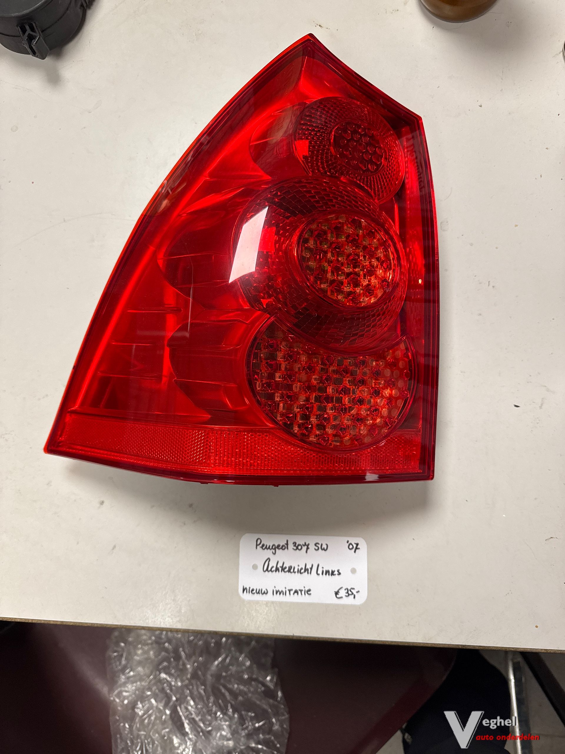 Peugeot 307 SW 2007 Achterlicht Links nuevo tail light single usado en Menorca