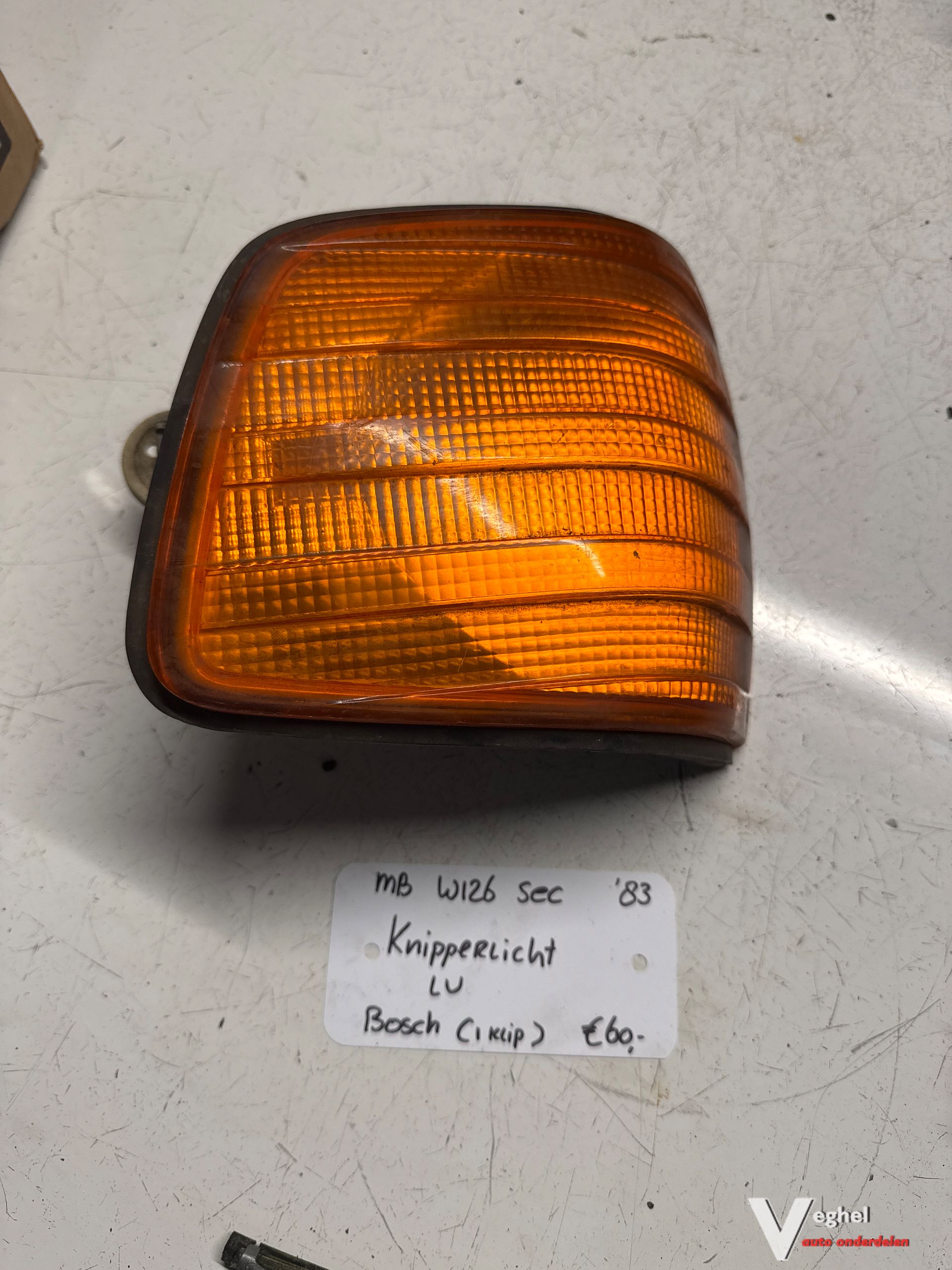 Mercedes W126 SEC 1983 Knipperlicht Merk Bosch Linksvoor blinker single usado en Menorca