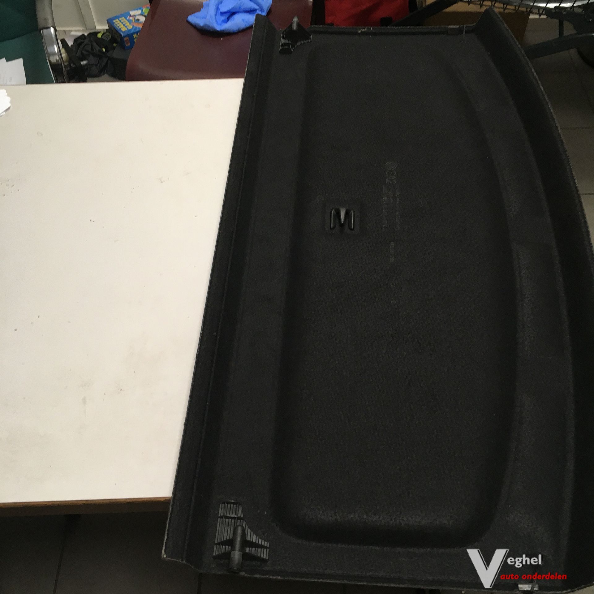 Vw Golf 5 1.6B 2005 5drs 2600001 Hoedenplank rear shelf roll cover usado en Menorca foto 3