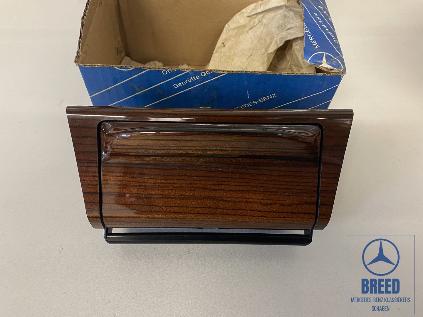 NEW NOS Zebrano ash tray for Mercedes-Benz W124 ashtray usado en Menorca