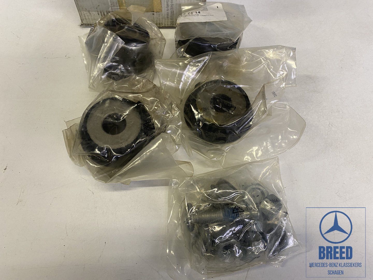 NEW NOS repair kit control arm bushing for Mercedes-Benz W210 E50 AMG rubber support arm rubber usado en Menorca