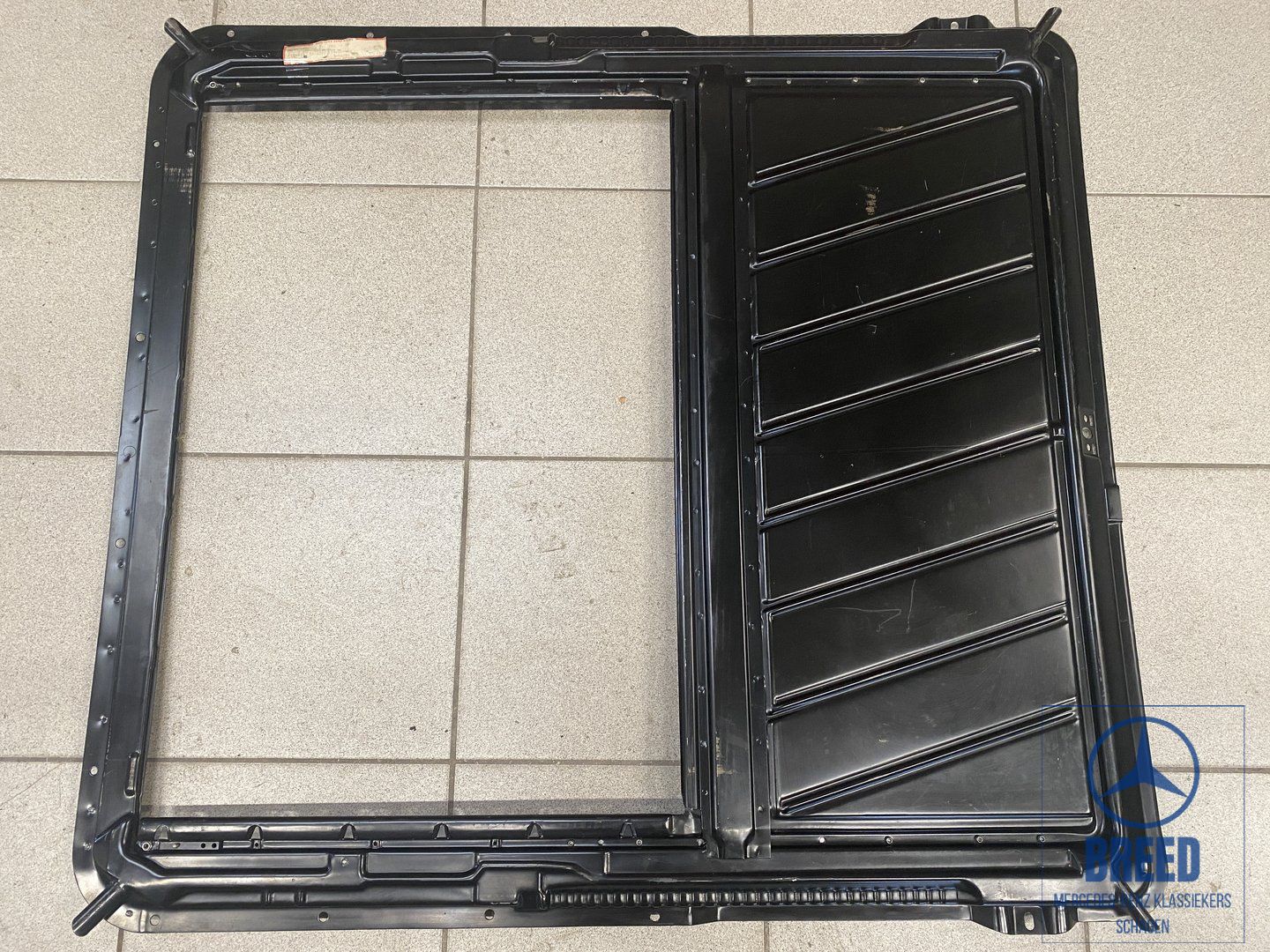 NEW NOS sunroof frame for Mercedes-Benz W201 sliding roof usado en Menorca foto 2