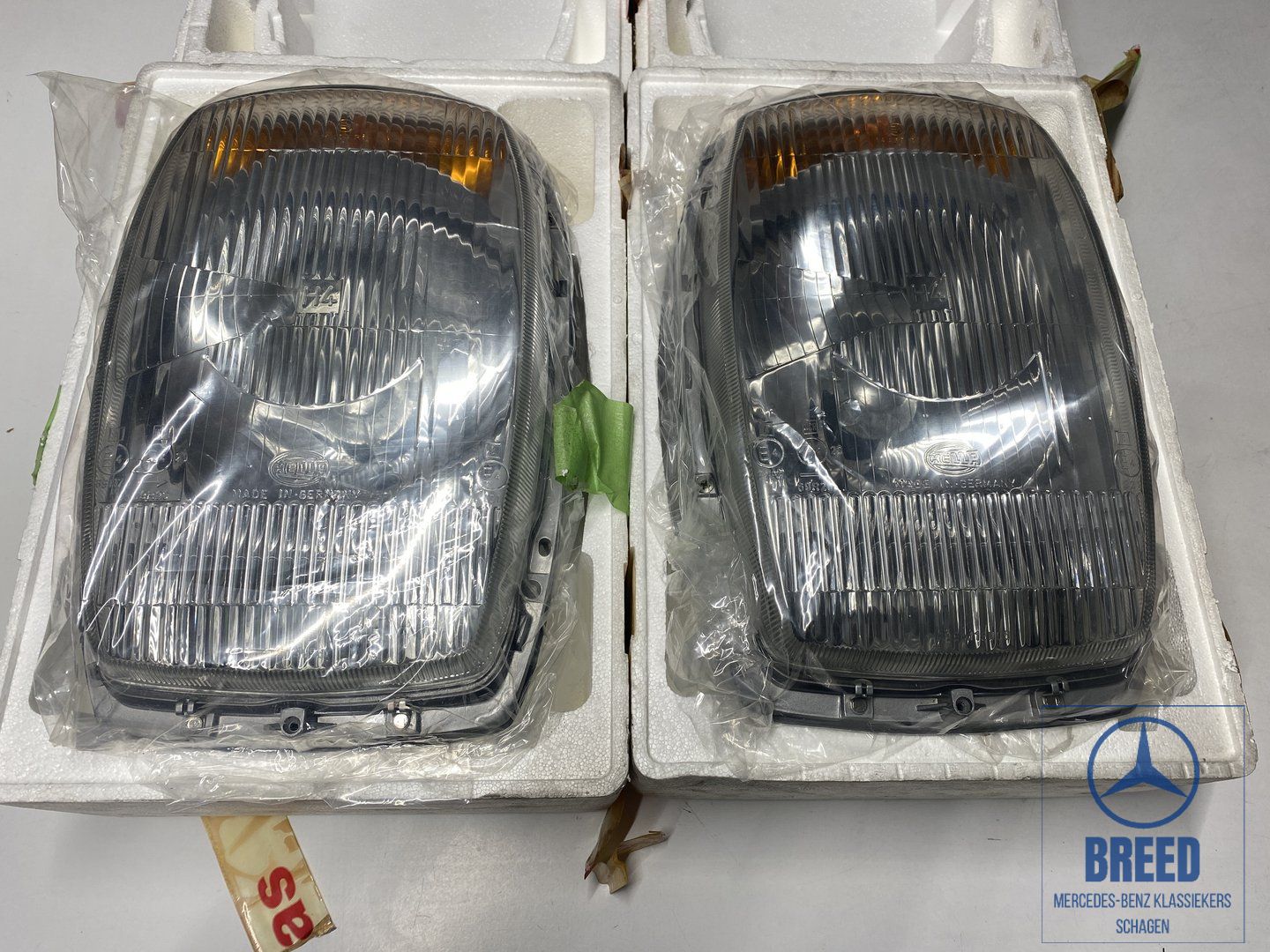 NEW NOS headlight Hella H4 L+R for Mercedes-Benz W114 W115 /8 headlight left and right usado en Menorca