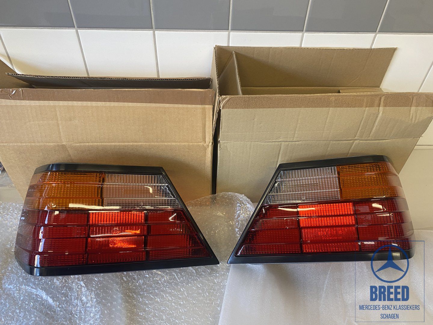 NEW NOS tail light lens L+R ULO for Mercedes-Benz W124 pre facelift tail light glass left and right usado en Menorca