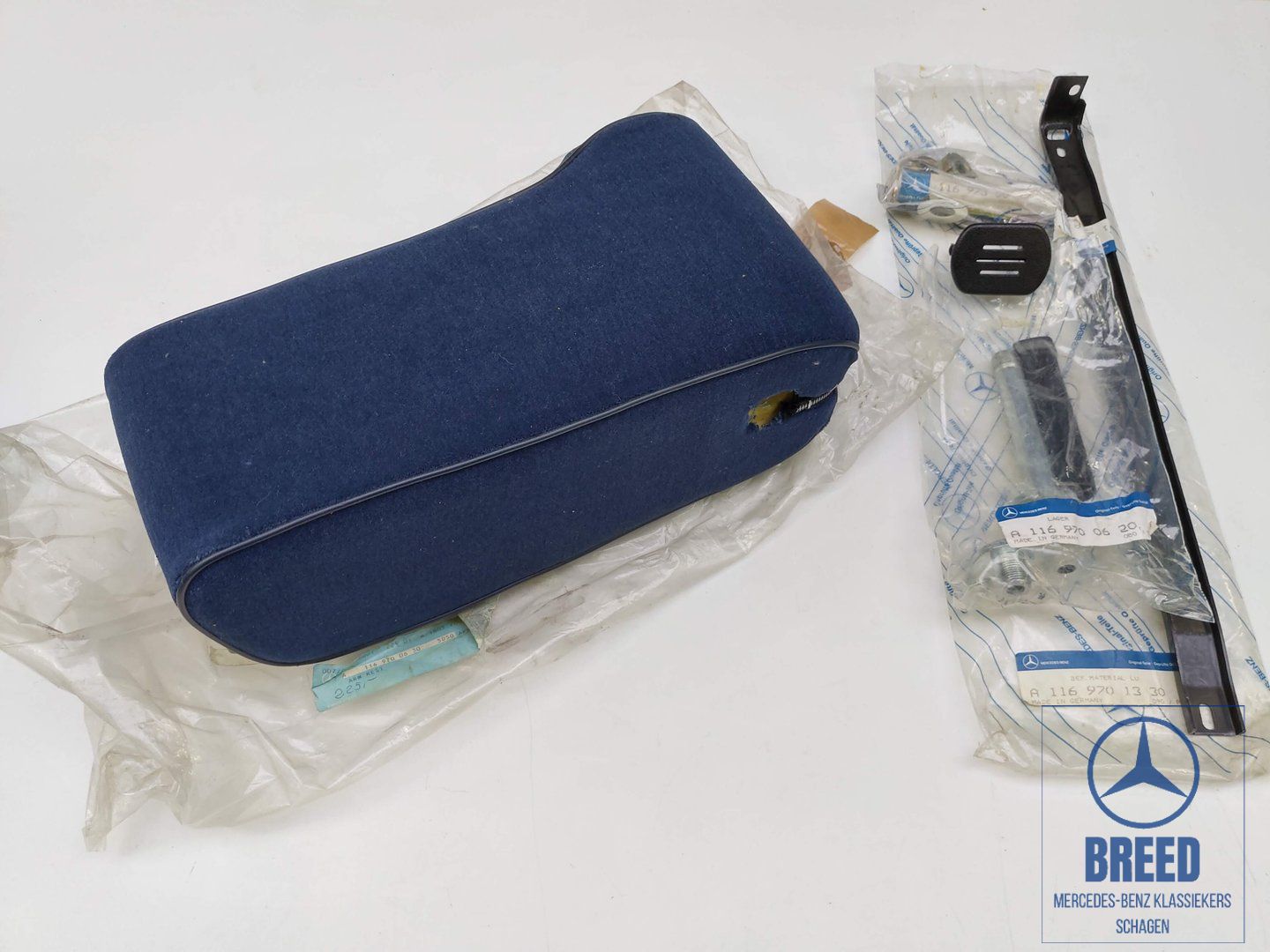 NOS inbouwset middenarmsteun blauw voor Mercedes-Benz W116 arm rest usado en Menorca
