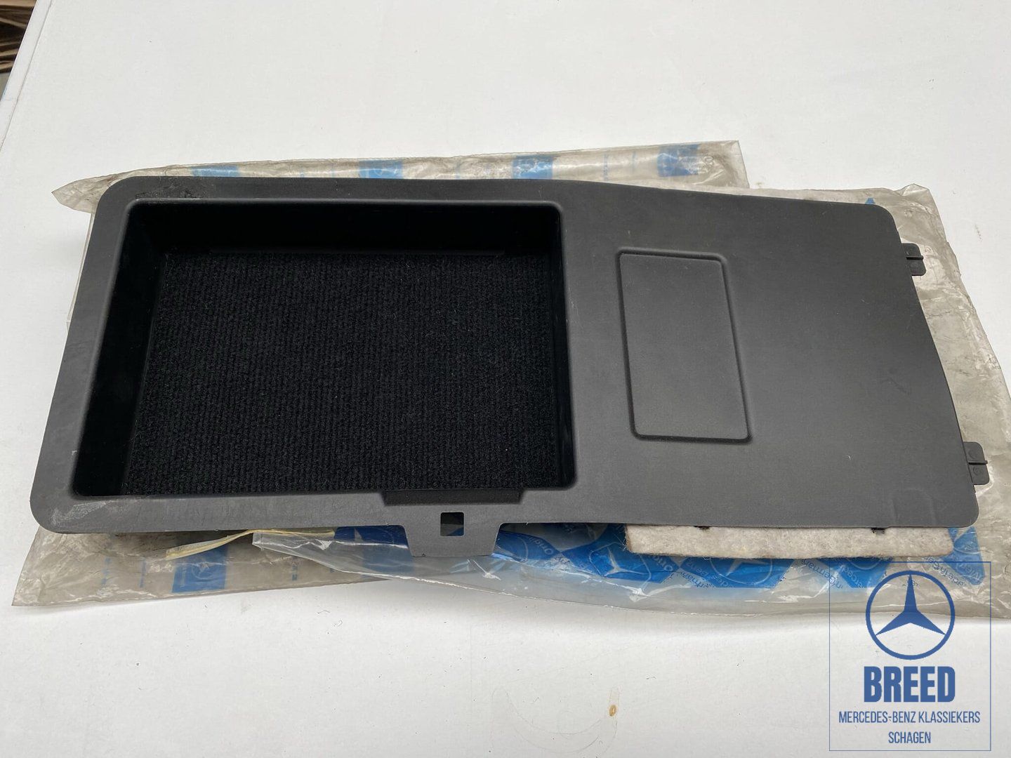 NOS opbergvak hoedenplank rechts voor Mercedes-Benz W126 rear shelf roll cover usado en Menorca