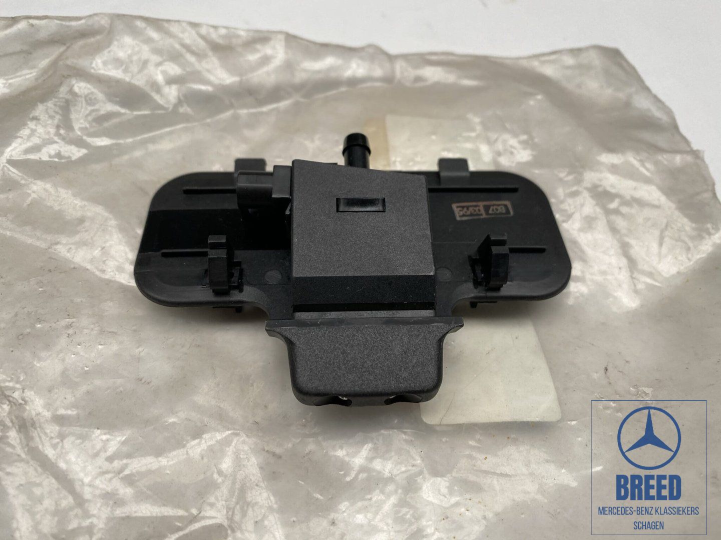 NOS ruitensproeierkop voor Mercedes-Benz W140 C140 windscreen washer nozzle usado en Menorca
