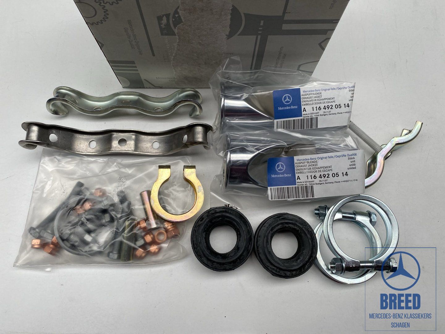 NOS reparatieset escape voor Mercedes-Benz R107 350 450 exhaust fixing set usado en Menorca