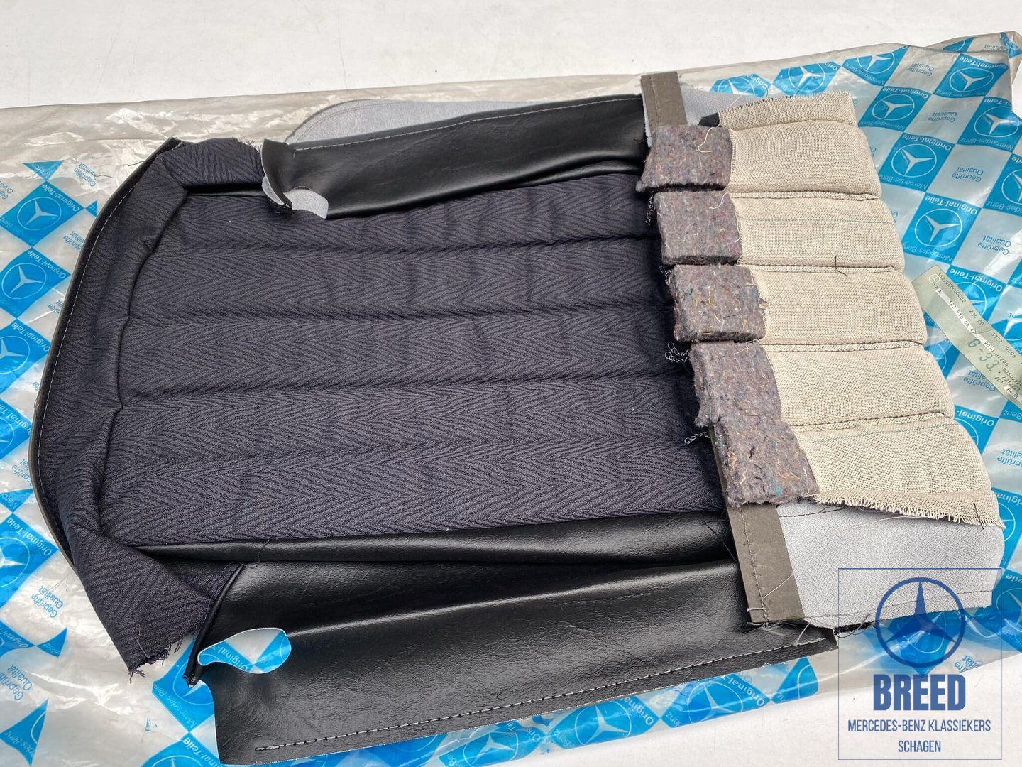 NOS bekledingshoes stof zwart voor Mercedes-Benz W123 S123 seat upholstery usado en Menorca