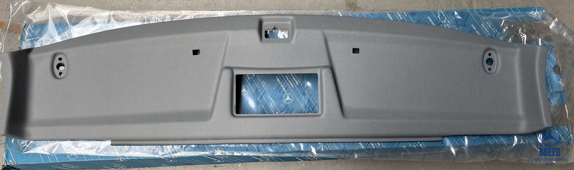 NOS bekleding hemel voorzijde grijs voor Mercedes-Benz W124 headlining usado en Menorca