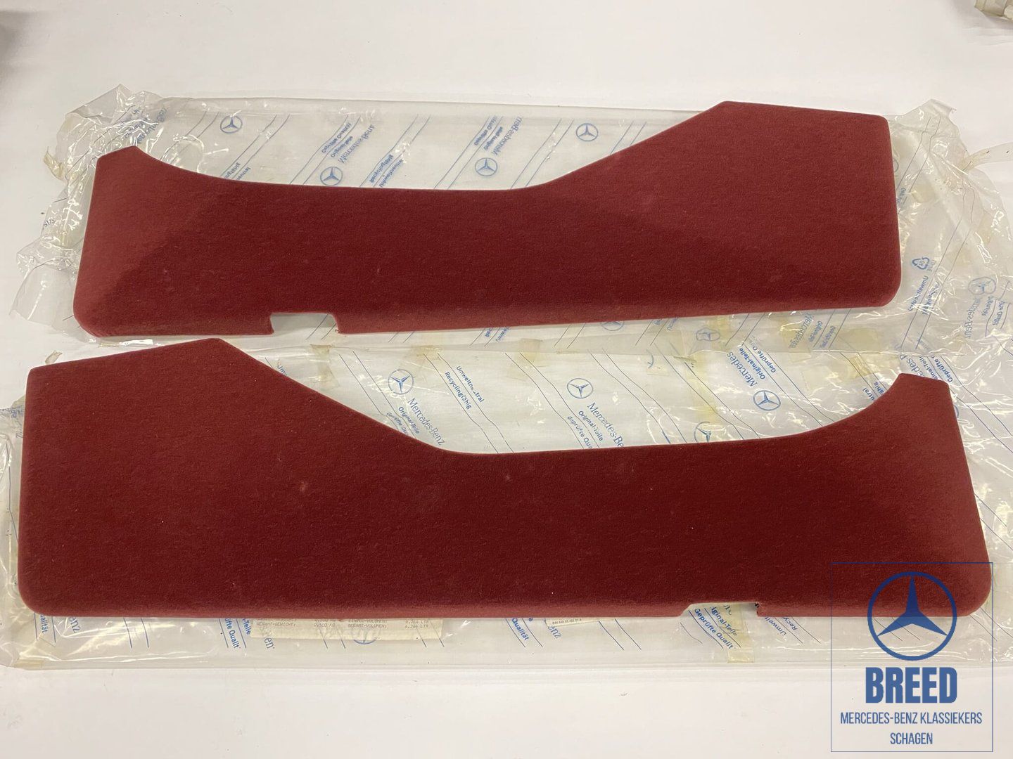 NOS set kaartenvakken L+R rood voor Mercedes-Benz W126 door upholstery door panel set of 2 usado en Menorca