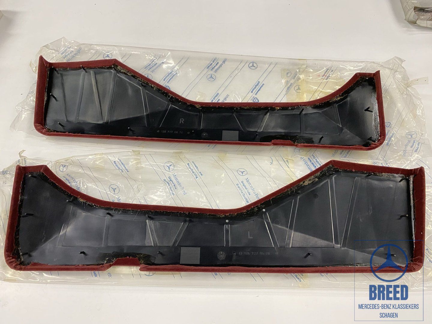 NOS set kaartenvakken L+R rood voor Mercedes-Benz W126 door upholstery door panel set of 2 usado en Menorca foto 2