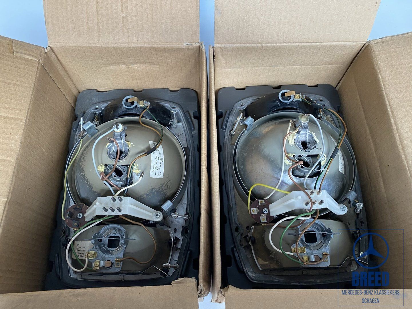 NEW NOS set Hella H1 lighting units for Mercedes-Benz W114 W115 /8 headlight left and right usado en Menorca foto 3