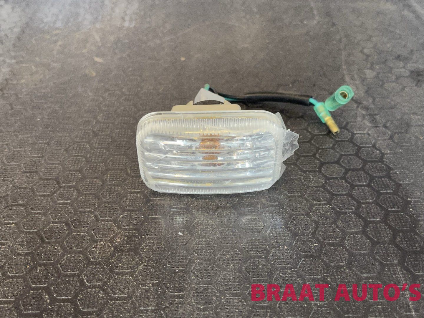KNIPPERLICHT ZIJKANT - LANDWIND X6/NEW VISION blinker single usado en Menorca