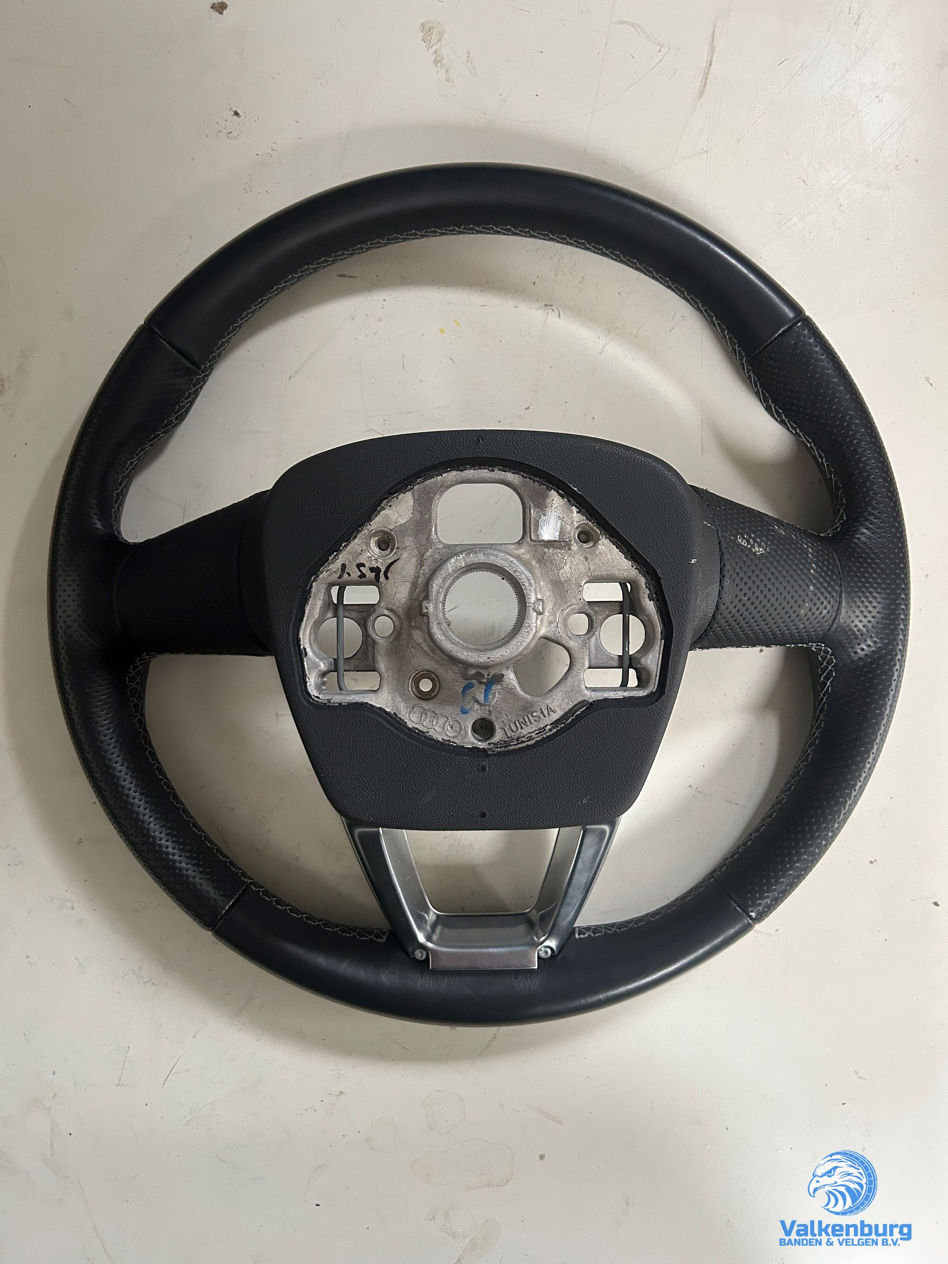 originalinal Audi Q3 83A S line leder geperforeerd stuurwiel stuurbediening steering wheel usado en Menorca foto 2