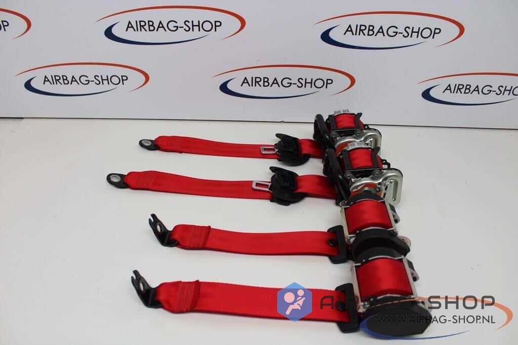 Audi A3 S3 RS3 8V Rode Gordels / Gordelbanden seatbelt set of 2 usado en Menorca