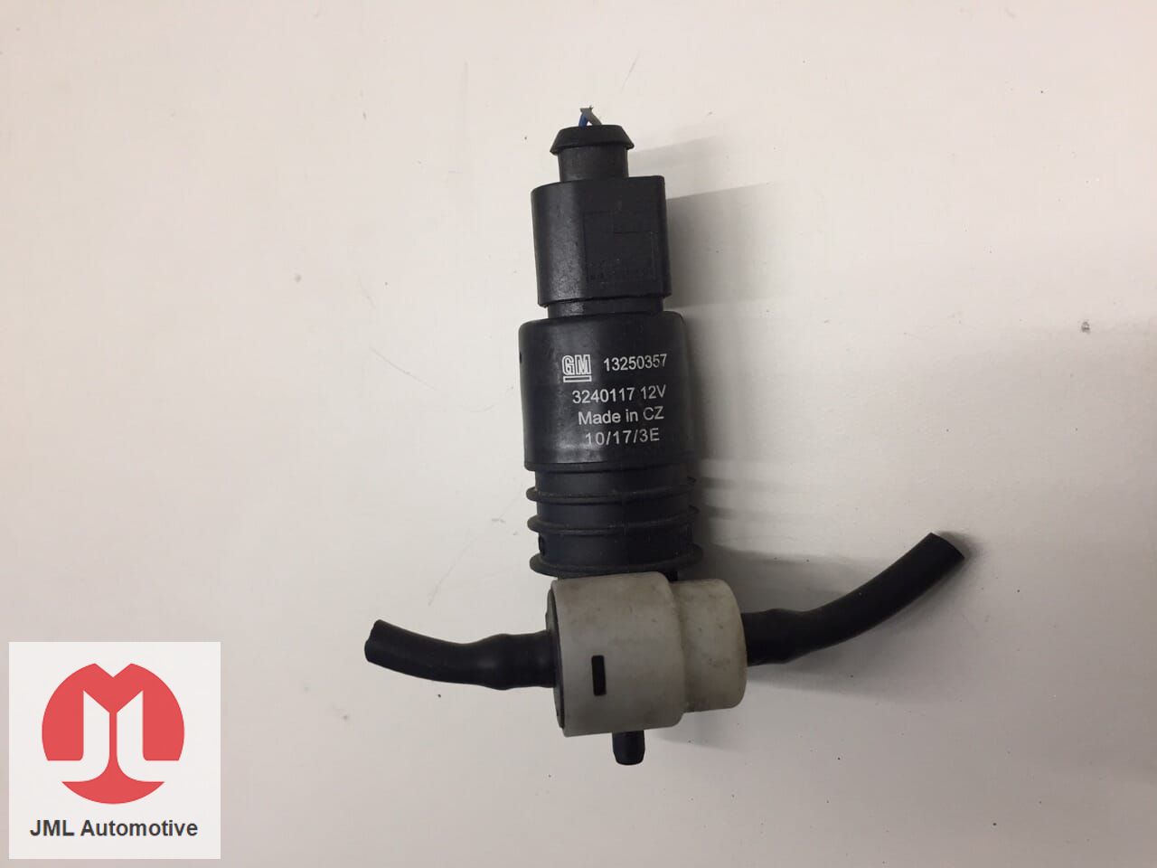 RUITENSPROEIERPOMP VOOR OPEL KARL windshield washer pump usado en Menorca